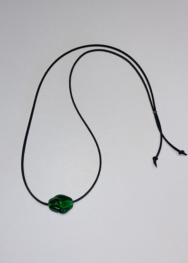 Glass SWIRL necklace / black / green