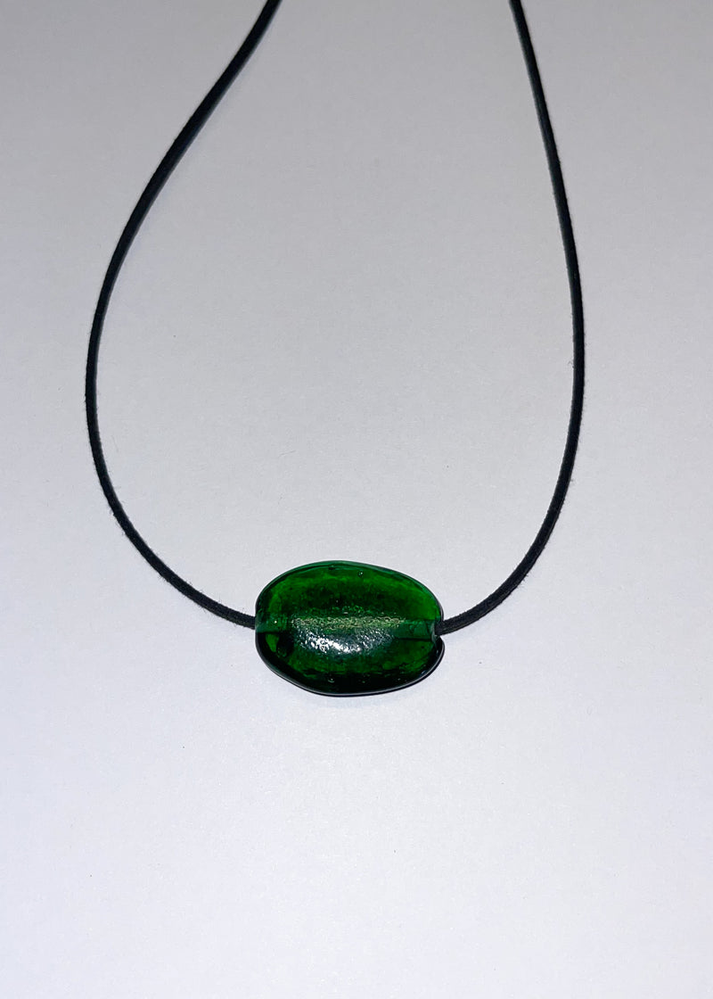 Glass OVAL necklace / black / green