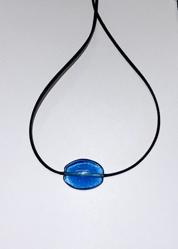 Glass OVAL necklace / black / blue