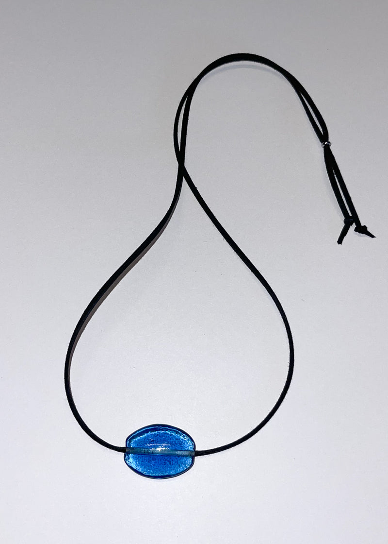 Glass OVAL necklace / black / blue