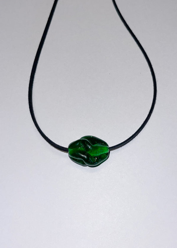 Glass SWIRL necklace / black / green